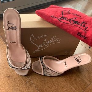 VINTAGE Louboutin blush kitten heel